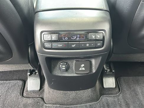 Used 2023 Hyundai Palisade Limited w/ Cargo Package AWD/4WD image 32