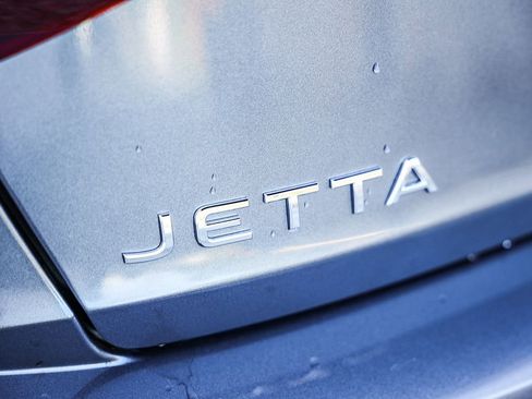 Used 2022 Volkswagen Jetta SE image 10