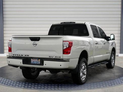 Used 2021 Nissan Titan SV w/ SV Convenience Package image 7