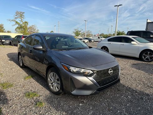 Used 2024 Nissan Sentra S image 3