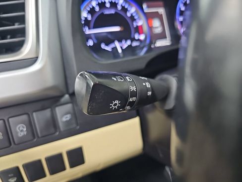 Used 2017 Toyota Highlander XLE FWD image 28