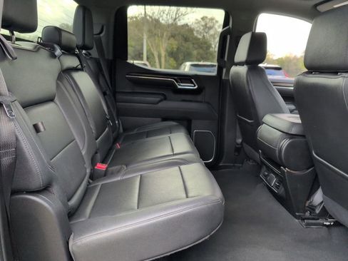 Used 2025 GMC Sierra 1500 SLT image 25