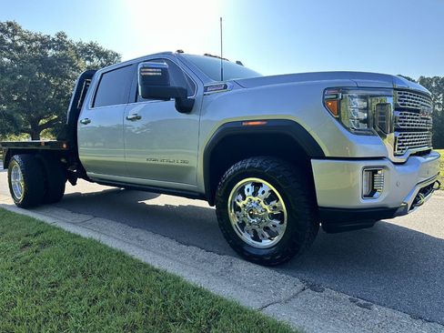 Used 2020 GMC Sierra 3500 Denali w/ Denali Ultimate Package AWD/4WD image 3