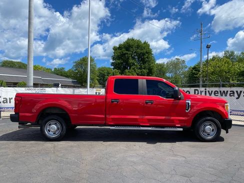 Used 2017 Ford F350 XL w/ Camper Package RWD image 2