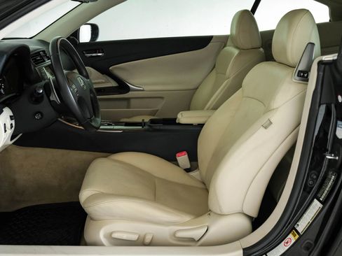 Used 2010 Lexus IS 350C image 3