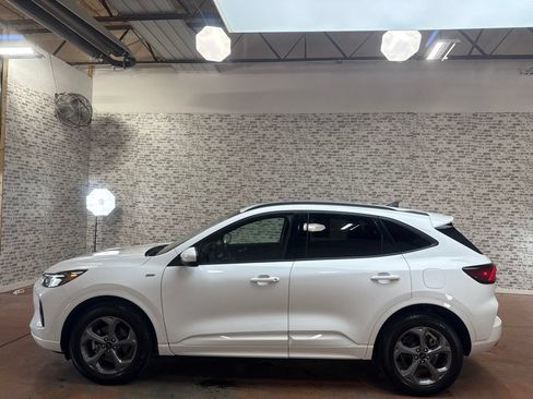 Used 2023 Ford Escape ST-Line Select w/ Tech Pack #1 AWD/4WD image 4