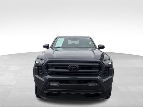 Used 2025 Toyota Tacoma SR5 AWD/4WD image 2