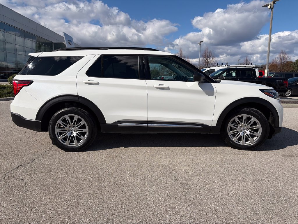 Used 2025 Ford Explorer Active w/ Active Comfort Package AWD/4WD image 8
