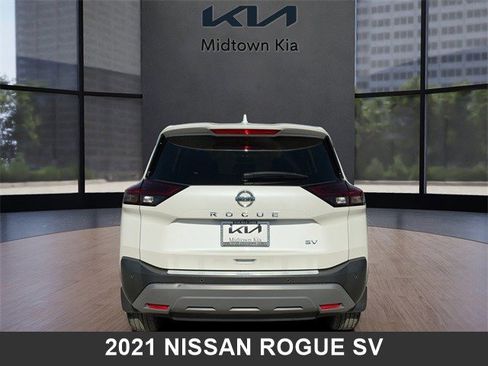 Used 2021 Nissan Rogue SV image 4