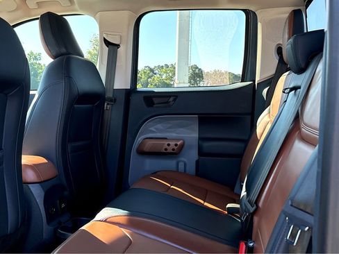 Used 2022 Ford Maverick Lariat w/ Lariat Luxury Package FWD image 31