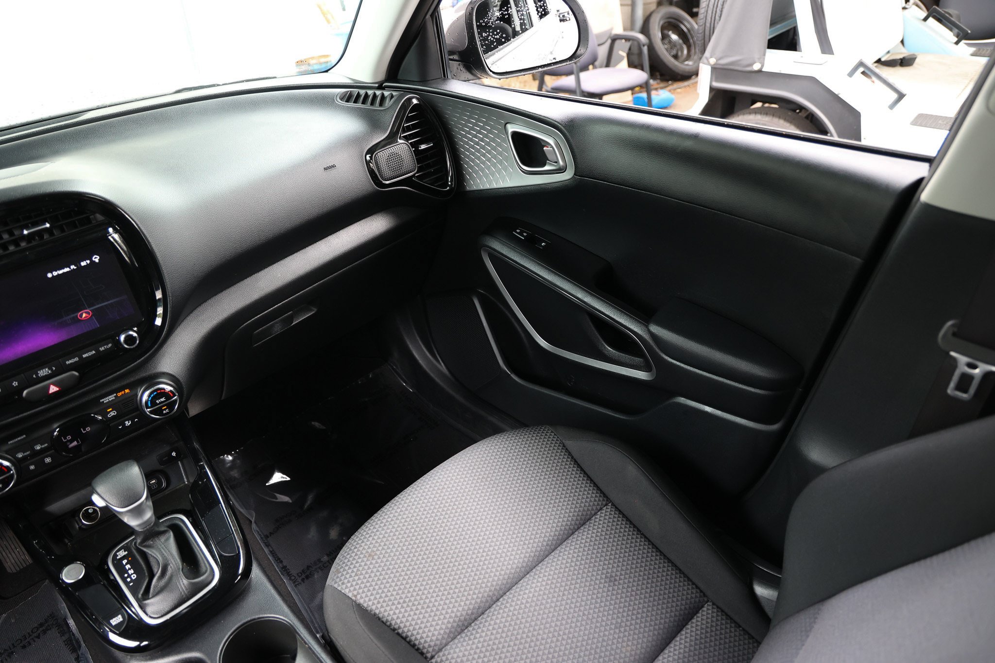 Used 2025 Kia Soul S FWD image 26