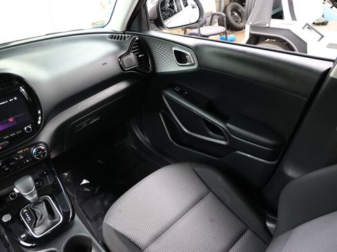Used 2025 Kia Soul S FWD image 26