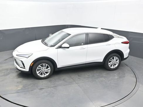 Used 2025 Buick Envista Preferred image 47