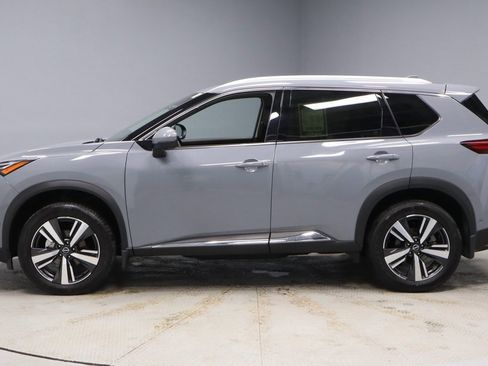 Certified 2023 Nissan Rogue Platinum w/ Platinum Premium Package image 9