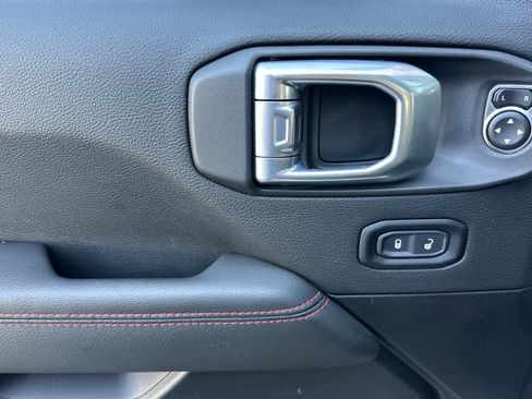 Used 2023 Jeep Gladiator Rubicon w/ Cold Weather Group image 12