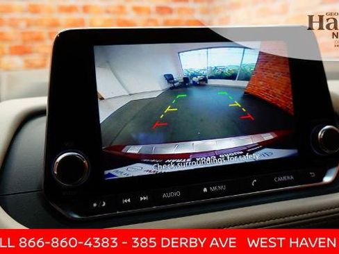 Certified 2024 Nissan Rogue SV w/ SV Premium Package AWD/4WD image 16