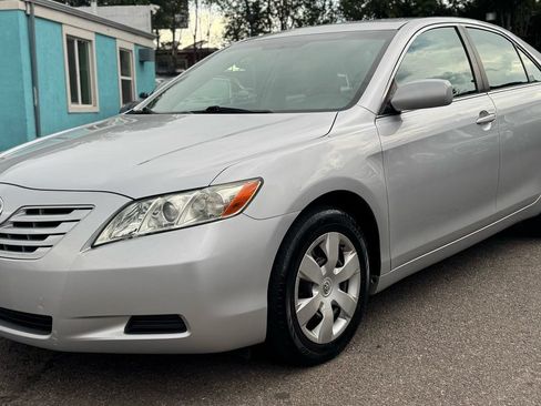 Used 2009 Toyota Camry LE FWD image 7