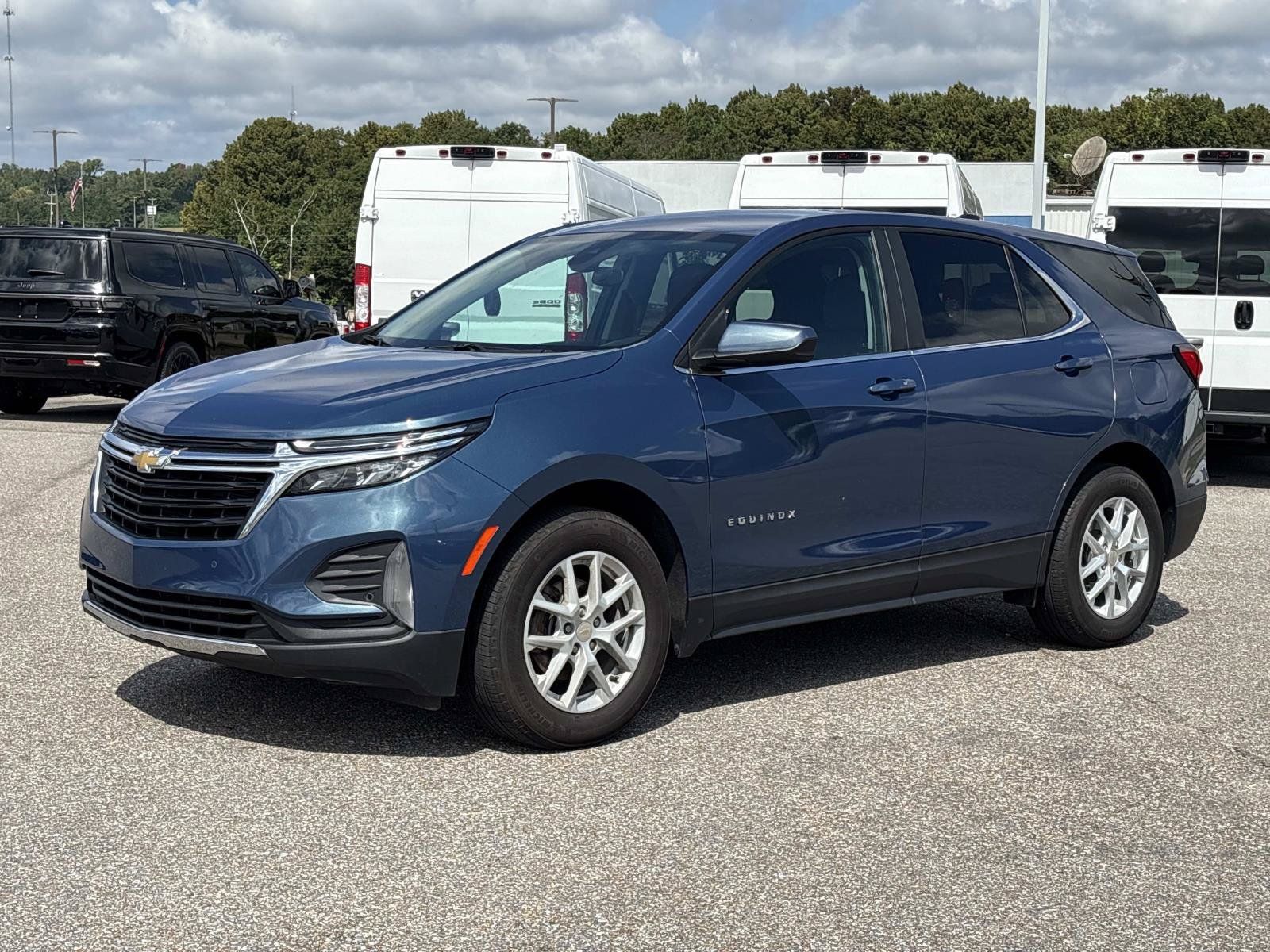 Used 2024 Chevrolet Equinox LT FWD image 1