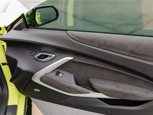 Used 2019 Chevrolet Camaro ZL1 image 38