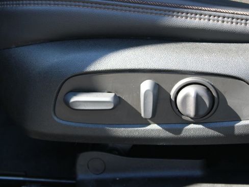 Used 2023 Chevrolet Traverse High Country AWD/4WD image 21