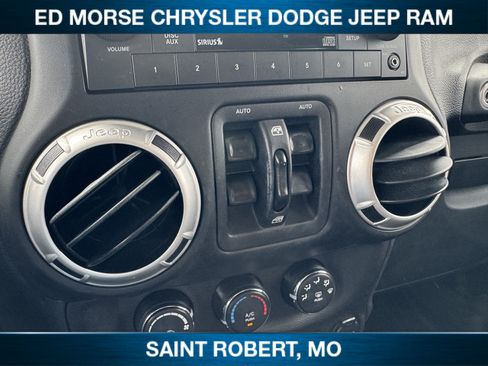 Used 2014 Jeep Wrangler Unlimited Rubicon AWD/4WD image 16