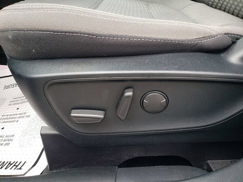 Used 2020 Ford Escape SE FWD image 21