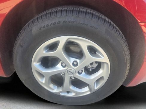 Used 2024 Chrysler Pacifica Limited w/ Uconnect Theater Family Group image 29