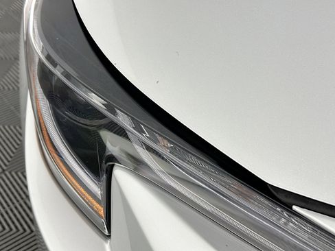 Used 2025 Toyota Corolla LE image 9