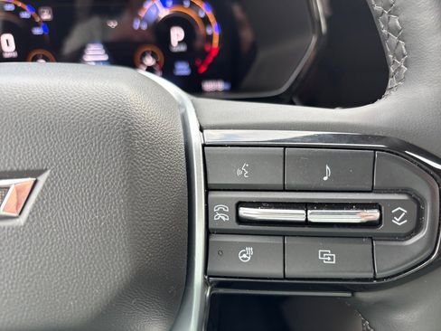 Used 2024 Chevrolet Colorado ZR2 w/ ZR2 Convenience Package III image 17