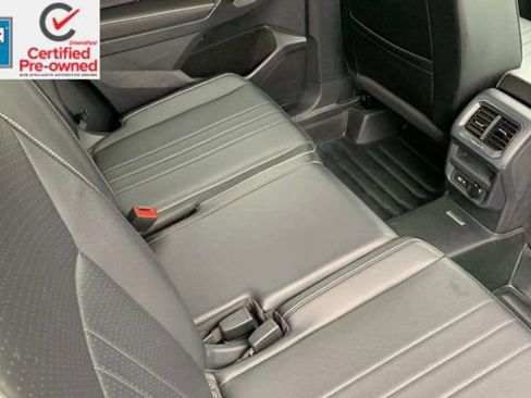 Used 2022 Volkswagen Tiguan SE image 21