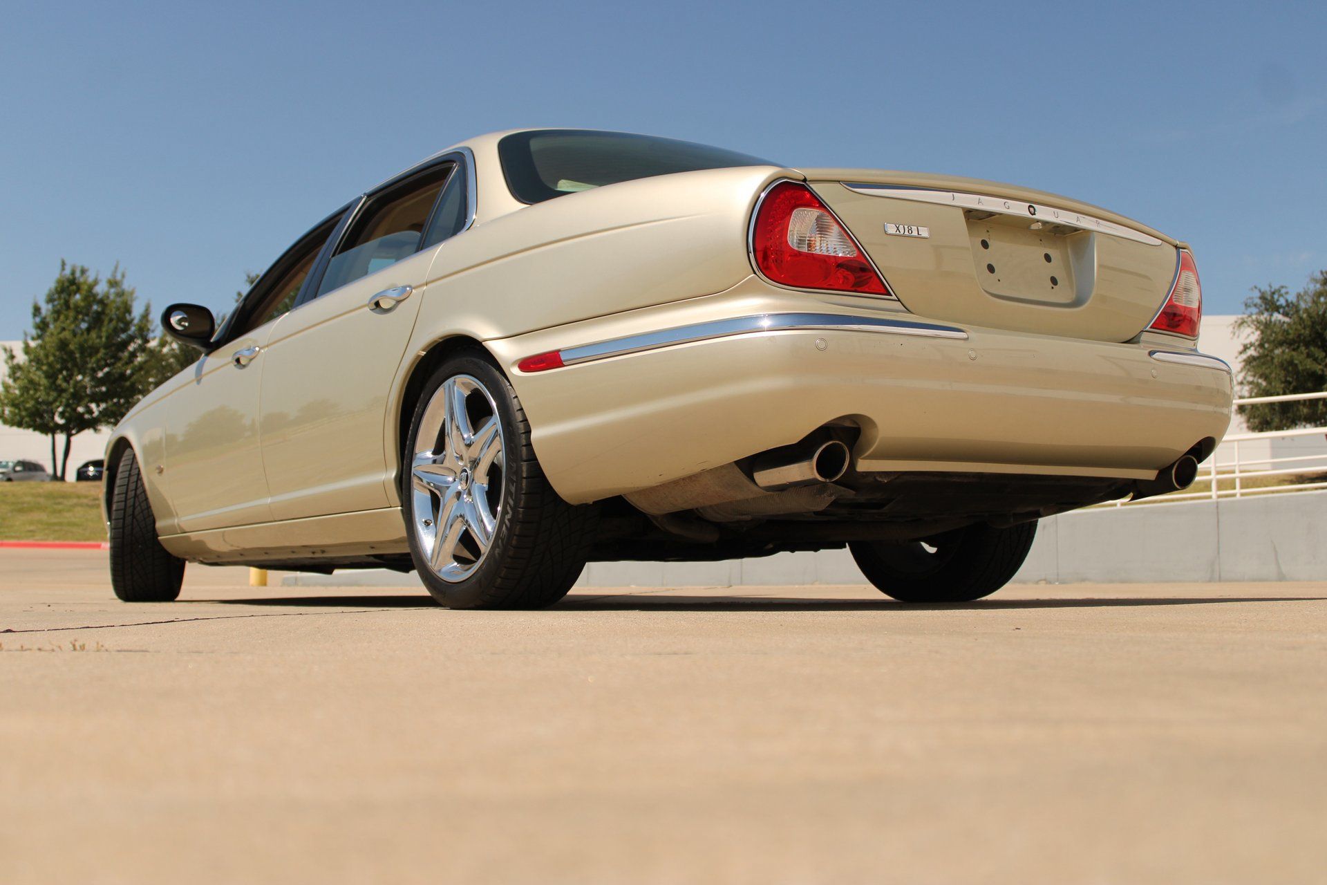 Used 2006 Jaguar XJ8 RWD image 10