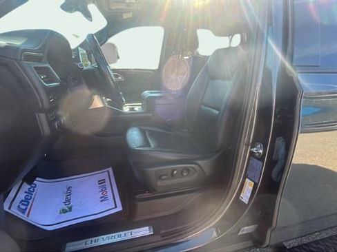 Used 2021 Chevrolet Suburban Z71 image 12