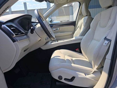 Certified 2023 Volvo XC90 T8 Plus AWD/4WD image 22