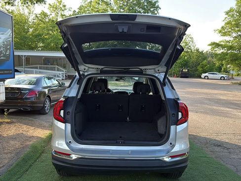 Used 2019 GMC Terrain SLT w/ Preferred Package AWD/4WD image 11