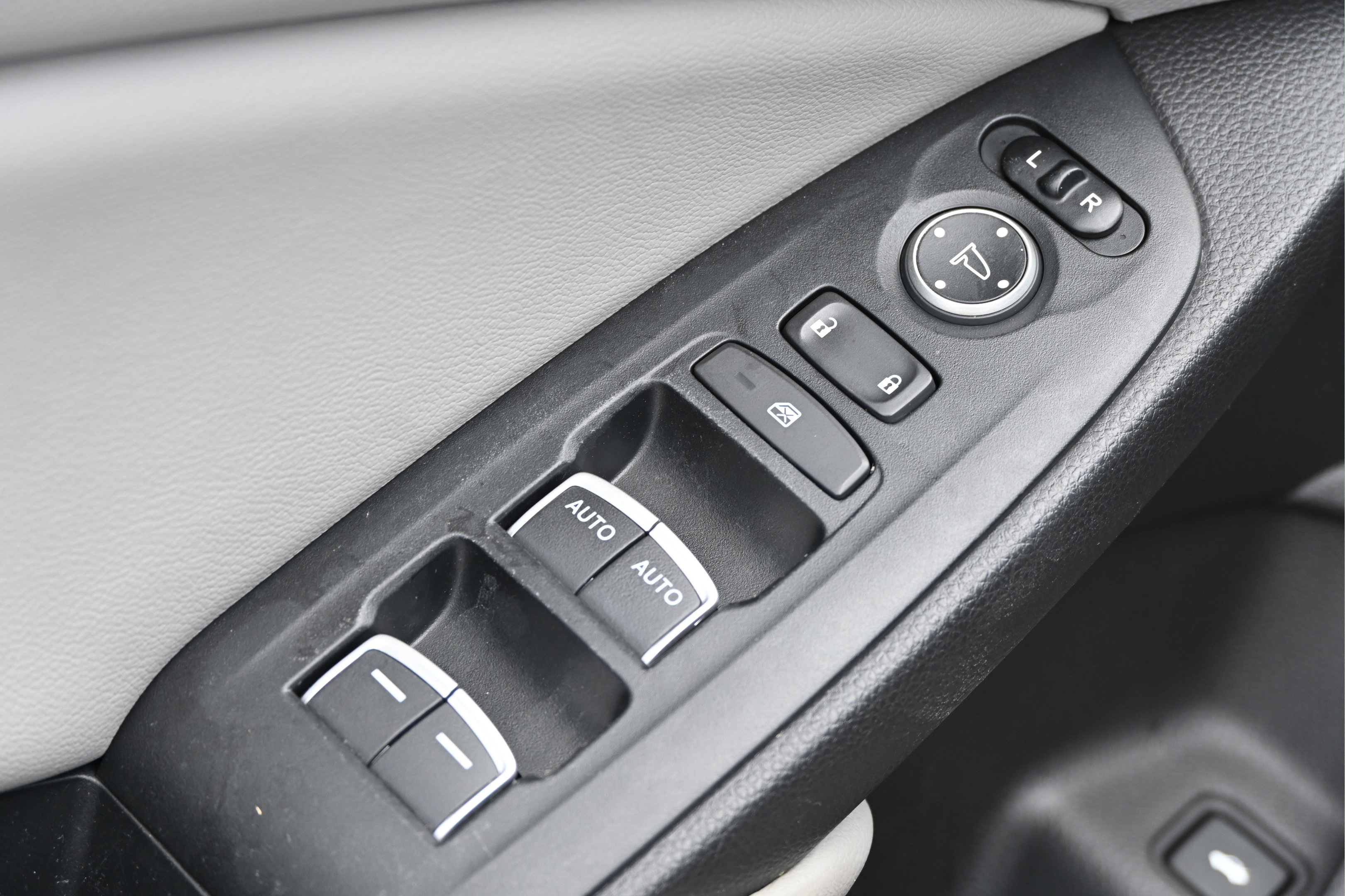 Used 2018 Honda Accord EX-L image 15