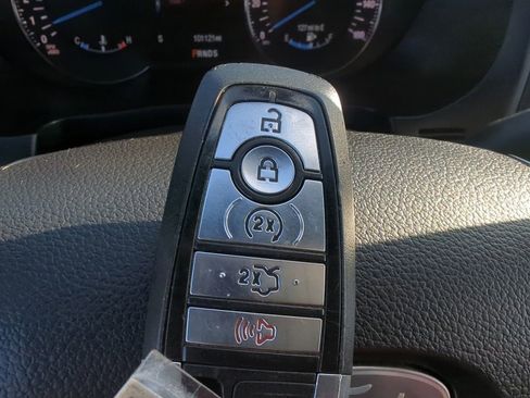 Used 2018 Ford Explorer Platinum image 27