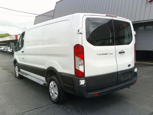 Used 2019 Ford Transit 250 130 Low Roof w/ Exterior Upgrade Package RWD image 3