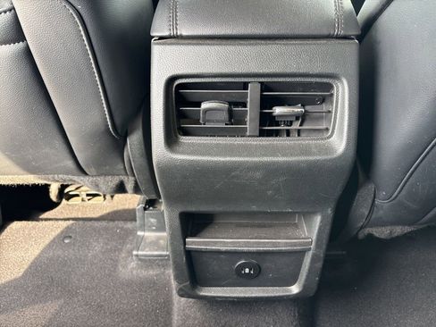 Used 2024 Ford Edge SEL image 26