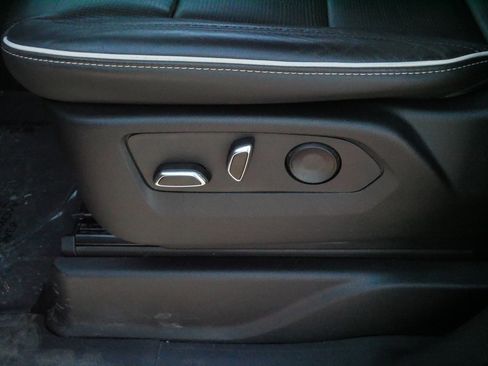 Certified 2023 Cadillac Escalade Premium Luxury image 20