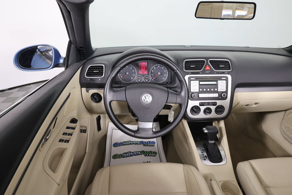 Used 2008 Volkswagen Eos 2.0T FWD image 21