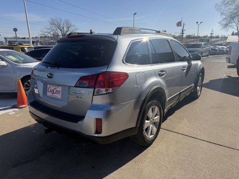 Used 2012 Subaru Outback 3.6R Limited image 5