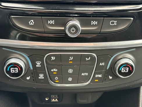 Used 2023 Chevrolet Traverse RS image 22