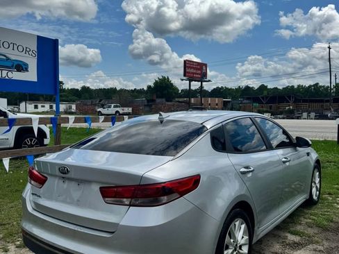 Used 2016 Kia Optima LX w/ Option Group 014 FWD image 9