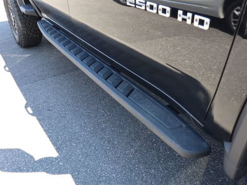 Used 2024 Chevrolet Silverado 2500 ZR2 w/ Technology Package AWD/4WD image 26