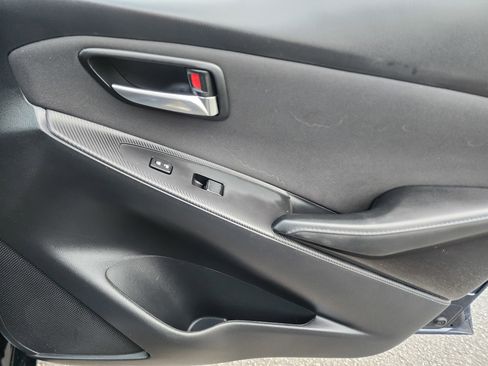 Used 2017 Toyota Yaris iA FWD image 11