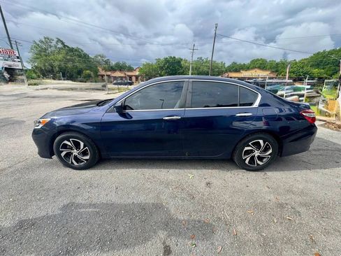 Used 2017 Honda Accord LX image 6