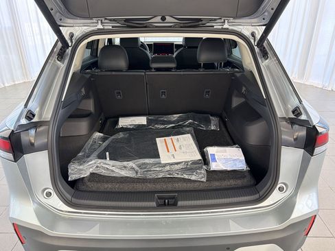 New 2026 Volkswagen Tiguan SE image 32