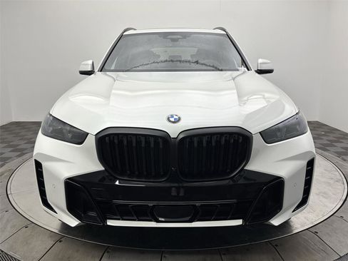 New 2026 BMW X5 xDrive40i w/ M Sport Package image 14