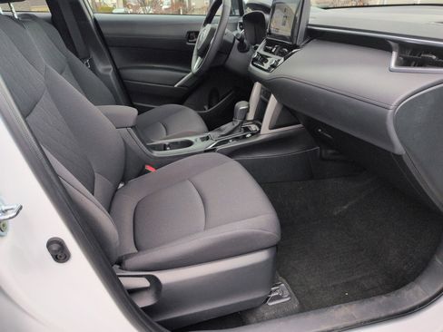 Used 2023 Toyota Corolla Cross LE w/ Moonroof Package image 34