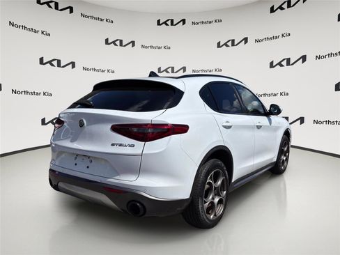 Used 2022 Alfa Romeo Stelvio Ti image 3